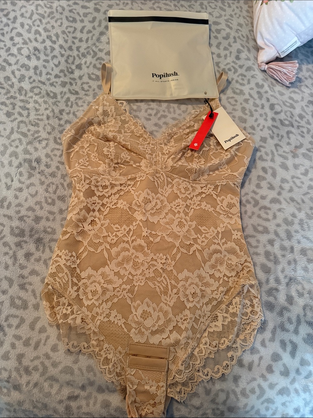Populush Beige Floral Lace Bodysuit Shapewear. NWT